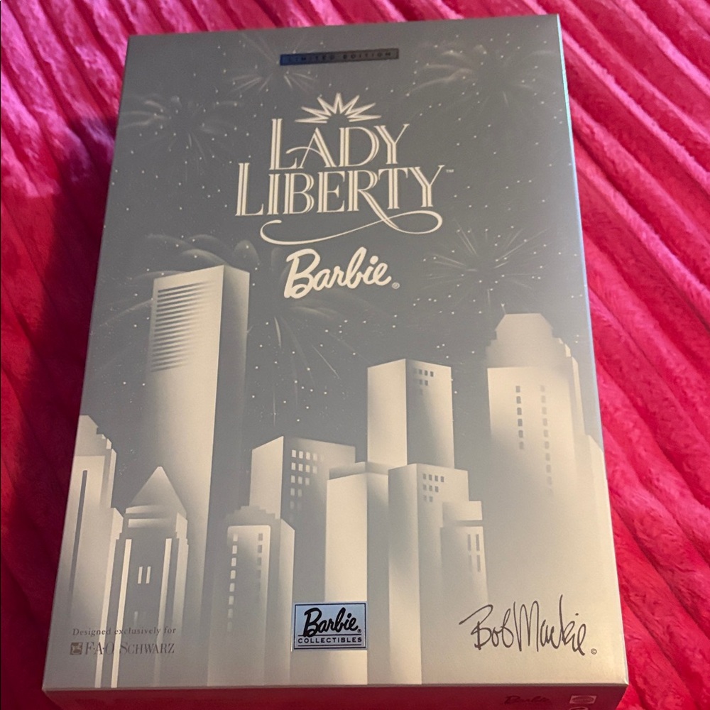 Bob Mackie Lady Liberty Barbie - Picture 7 of 10